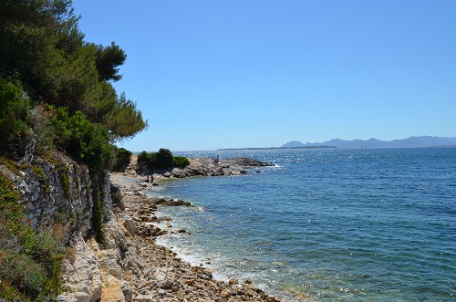 Une petite crique après l'abri de l'Olivette en direction de l'Eden Roc