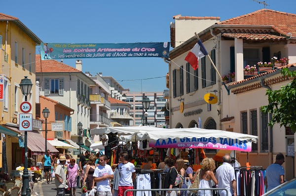 Rue des Oliviers: the main street in Cros de Cagnes on the french riviera