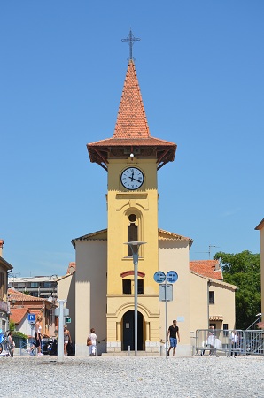 Le clocher jaune du Cros de Cagnes