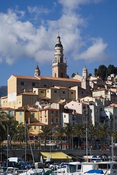 La vieille ville de Menton et son port