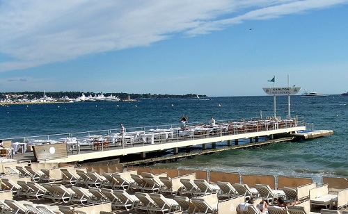 Plage privée à Cannes pour assister aux feux d'artifices