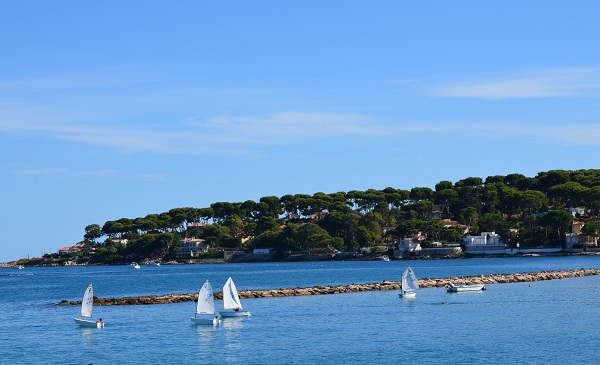 La pointe du Cap d'Antibes vue depuis le vieil Antibes