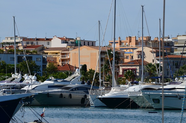 Antibes port Vauban