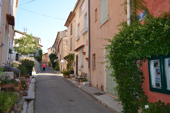 Une ruelle de Cabris