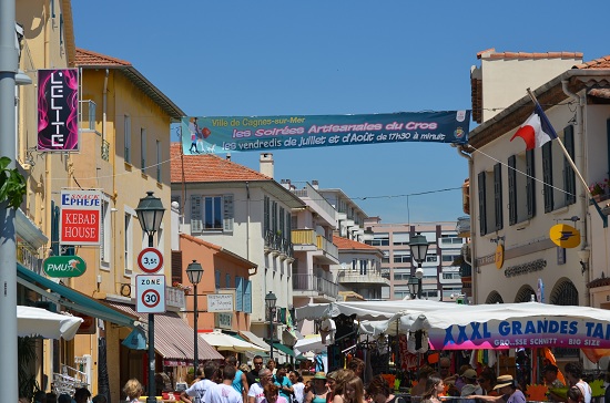 Rue des Oliviers: grande strada commerciale di Cros de Cagnes