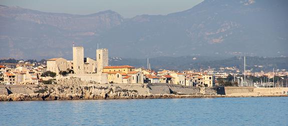 Le vieil Antibes et le port Vauban